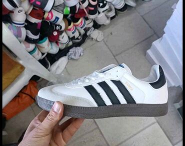 Patike: Adidas Samba patike

Novo
Brojevi 36 do 46

fb Moja Kupovina 1 — 10