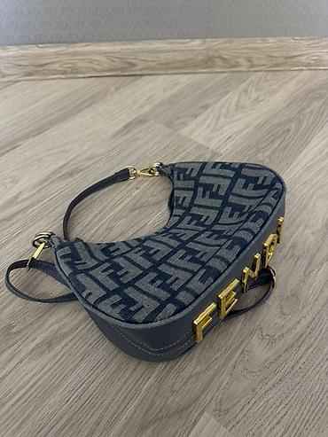 fendi cantalar: Çiyin çantası, Fendi, İşlənmiş — 3
