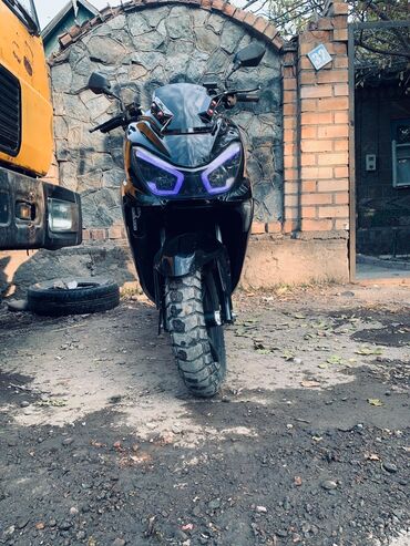 купить бу электромотоцикл: Макси-скутер 150 куб. см, Бензин, Колдонулган