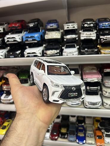 pulla: Lexus LX miqyasında metal model maşın - Modellər: Lexus LX seriyası — 1
