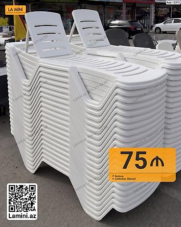 Şezlong – ağ rəng, yığıla bilən dizayn - Material: möhkəm plastik -