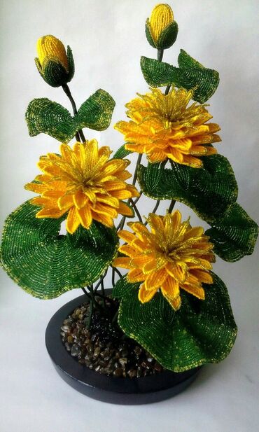 Декоративные цветы: Изготавливаю деревья и цветы из бисера все ручная работа. на — 18