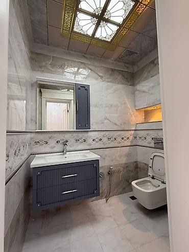 Uzunmüddətli kirayə mənzillər: Geniş və zövqlə dizayn edilmiş mənzil interyeri. - Geniş salon — 6