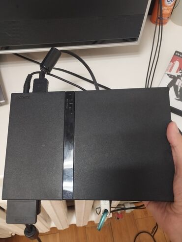 псп консоль: Продаю ps2.Легенда своего времени прошитая и есть 
флешка с играми