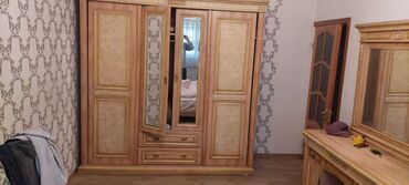 Divanlar: Açılan, 4 qapılı Düz dolab, Qarderob, paltar dolabı