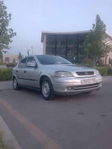 запчасти на опель вектра: Opel Astra sedan/hatchback (gümüşü rəng). Detallar: - Kuzov: gümüşü