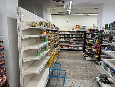 Торговое оборудование: Стеллаж 
Полка 
Витрина 
Полки для магазина 
Цену уточните’’’’ — 3