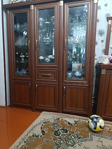 salon dolab: Qonaq otağı üçün klassik mebel dəsti - Material: ağac fakturalı — 2