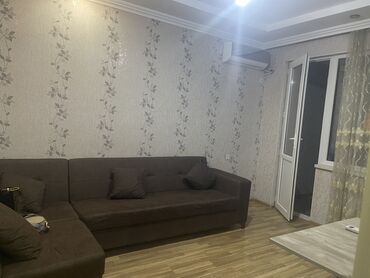 gencede 2 otaqli ev 25000: Tecili xanım otaq yoldaşı axtarılıq menzil 3 otaqlıdı 1 xanım lazımdı