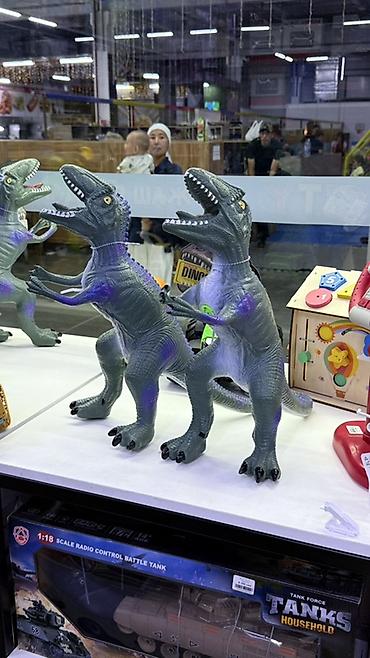 stranger things kinder: Интерактивная игрушка «Динозавр» - Реалистичная фигурка хищного — 1