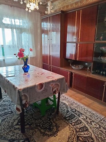 merkezde evler: 3 otaqli ev kiraye verilir Yeni Gence 3 ve 1 nomreli avtobuz — 5