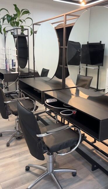 Парикмахеры: В салоне требуют сразу месяц вперёд? Не подходит? Если работаешь — 9