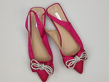 catwalk buty ccc: Różowe slingbacki damskie z satynowym połyskiem i kryształową ozdobą — 1