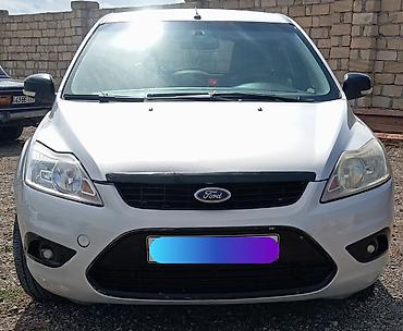 Ford: Ford Focus Wagon – gümüşü rəng, universał kuzov Xüsusiyyətlər: - — 1