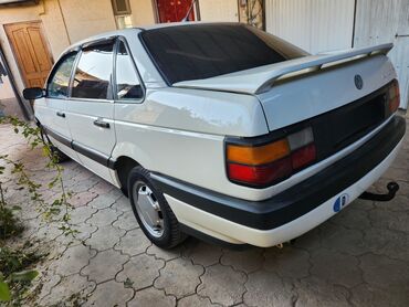 Volkswagen: Volkswagen Passat: 1990 г., 1.8 л, Механика, Бензин, Седан — 4