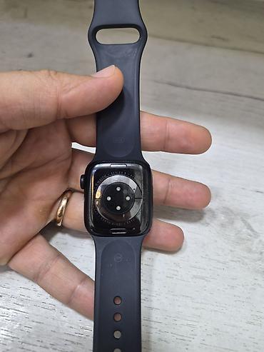 Apple Watch Series 8, 41 mm (GPS). Qara aluminiy korpus və qara — 2