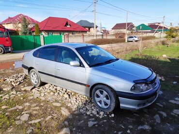 Toyota: Toyota Avensis: 2002 г., 1.8 л, Автомат, Бензин, Хэтчбэк