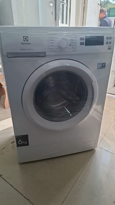 Aristonlar: Paltaryuyan maşın 6 kq, İşlənmiş, Avtomat, Qurutma var, Ödənişli çatdırılma