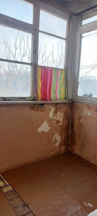 Köhnə tikili: Bakı, 1 otaqlı, Köhnə tikili, m. Qara Qarayev, 35 kv. m — 10