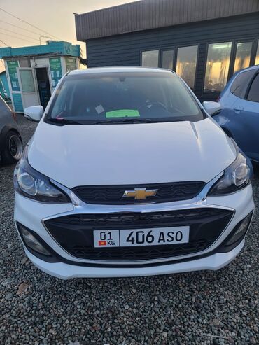 продажа мотошлемов: Chevrolet Spark: 2018 г., 1 л, Автомат, Бензин, Хэтчбэк