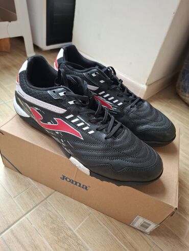 Botinkalar: Joma marka butsi idman ayaqqabisi. 2 defe geyinilib. Timsportdan 60