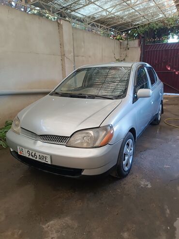 машина toyota: Toyota : 2001 г., 1.5 л, Механика, Бензин, Седан