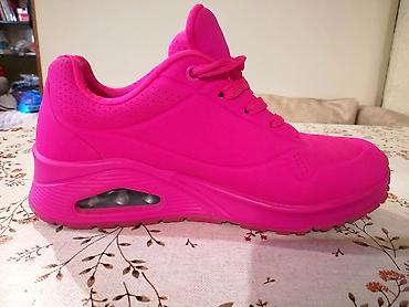 moje krp: Kvalitetne zenske patike poznate marke Skechers. Patike su malo nosene — 2