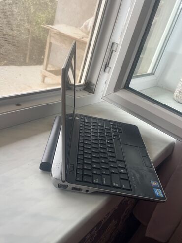 dell i7: İşlənmiş Dell 12.9 ", Intel Core i5, 128 GB