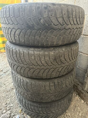 комплект зимней резины: Шины 285 / 60 / R 18, Зима, Б/у, Комплект, Внедорожные (АТ/МТ), Bridgestone