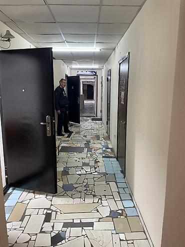 Коммерциялык мүлк: Сдаются в аренду один кабинет на цокольном этаже 📍 Расположение — 5