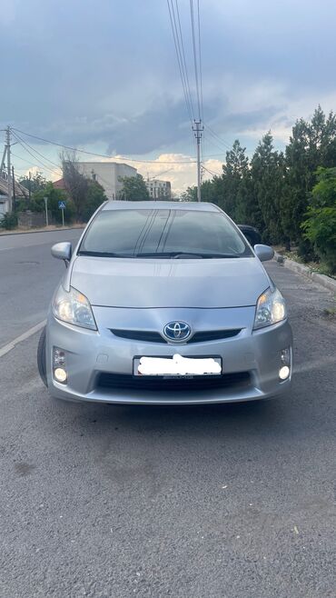 Toyota: Toyota Prius: 2011 г., 1.8 л, Вариатор, Гибрид, Хэтчбэк