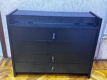 srunv auto tools: Qara rəngli dörd çekmecəli komod - Minimalist, düz xətli dizayn - — 1