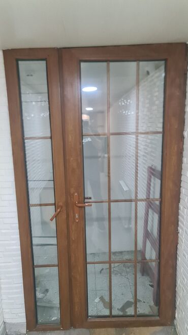 Фурнитура и комплектующие: Магазинные двери Стекло