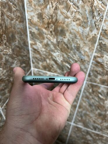 Apple iPhone: IPhone 11, Б/у, 128 ГБ, Зеленый, Защитное стекло, Чехол, 76 % — 8