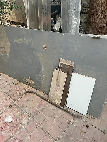 Giriş qapıları: Taxta giriş qapısı və metal qapı karkası Məhsul təsviri: - Taxta qapı — 2