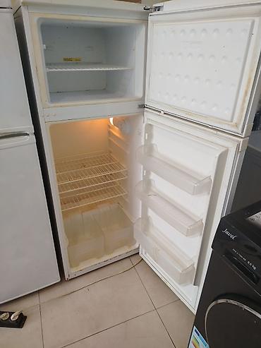 Soyuducular: İşlənmiş 2 qapılı Beko Soyuducu Satılır, rəng - Ağ, Təkərli — 2