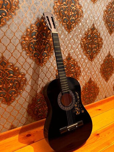 Klassik gitaralar: Klassik gitara, Akkord, Yeni, Ünvandan götürmə