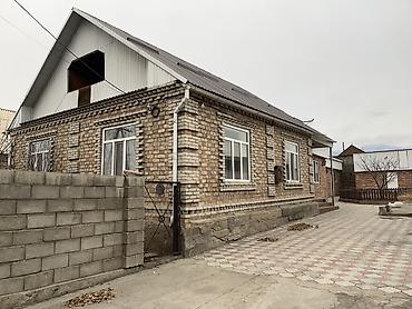 привозной дом: Продается кирпичный дом с просторным двором, полностью выложенным — 3