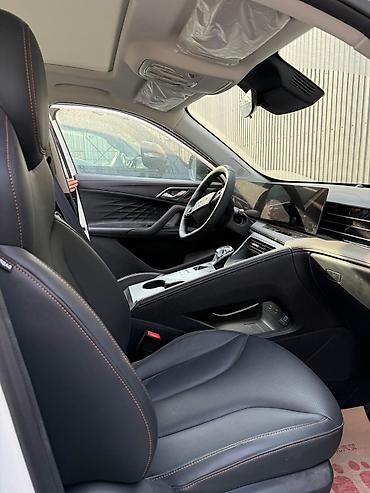 Roewe: Roewe RX5: 2023 г., 1.5 л, Автомат, Гибрид, Кроссовер — 9