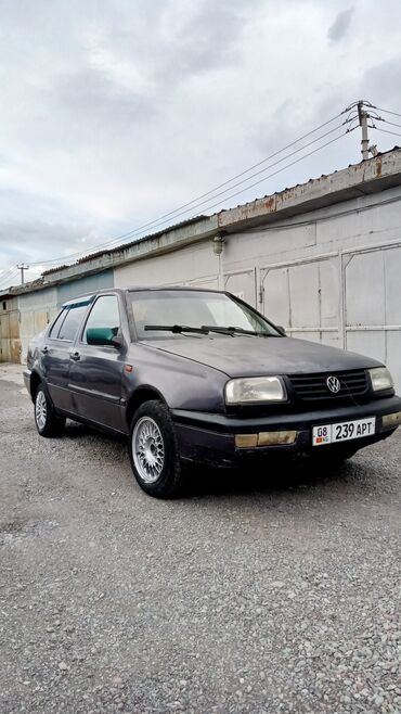 а автомобиля: Volkswagen Vento: 1994 г., 2 л, Механика, Бензин