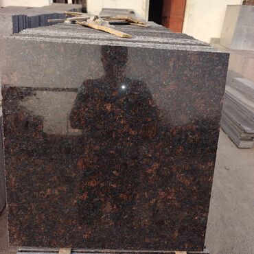 Гранит, мрамор: Гранит коричневый Тан Браун Индия в наличии на складе в Бишкеке