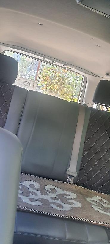 секутер: Toyota Sequoia: 2005 г., Внедорожник — 7