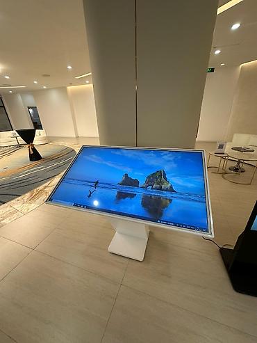 экран: Цифровые рекламные панели и интерактивные стойки - Вертикальные — 7