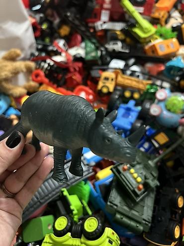 Игрушки: Набор фигурок для игры — 9