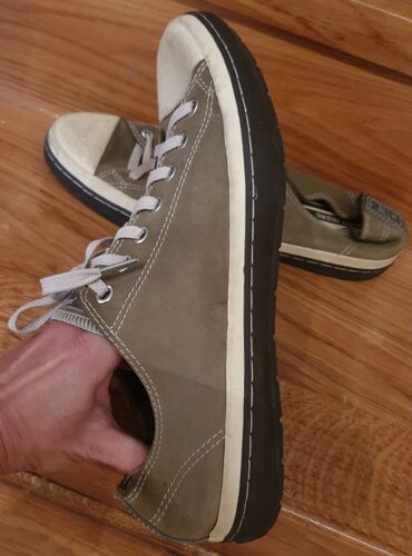 broj elegantne za prave dame: ALL STAR Converse original starke kožne, prava koža je u pitanju, 46,5