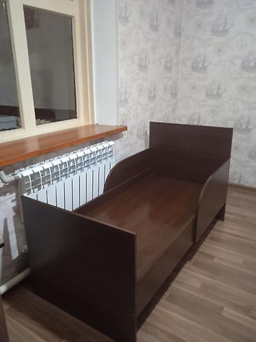 single bed mattress: Односпальная кровать, Б/у, С матрасом, длина - 150 см — 1