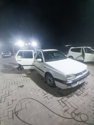 Volkswagen: Volkswagen Golf: 1992 г., 1.8 л, Механика, Бензин, Хэтчбэк
