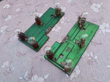 Auto delovi: Štampane ploce Lada 2104 Karavan Leva, Desna sa sijalicama br.3 — 3