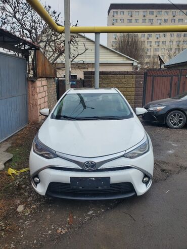 Toyota: Toyota Corolla: 2018 г., 1.8 л, Вариатор, Гибрид, Седан