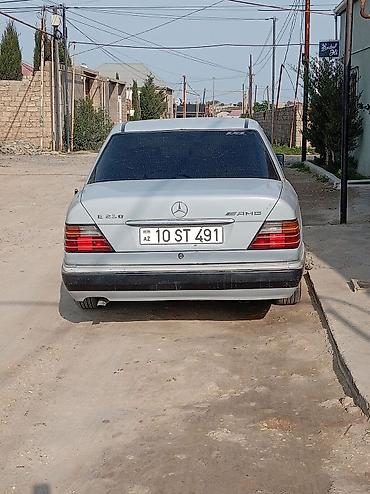 ceska stop: Mercedes-Benz E 230: 2.3 l | 1991 il Sedan — 3
